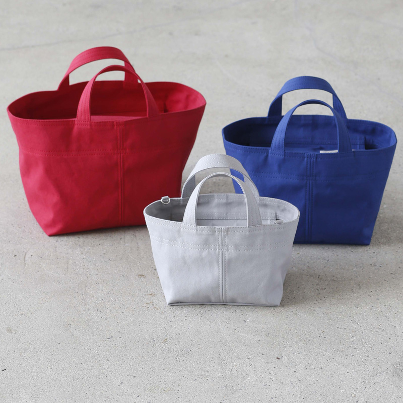 シンプルで機能的 毎日持ちたい帆布のバッグ