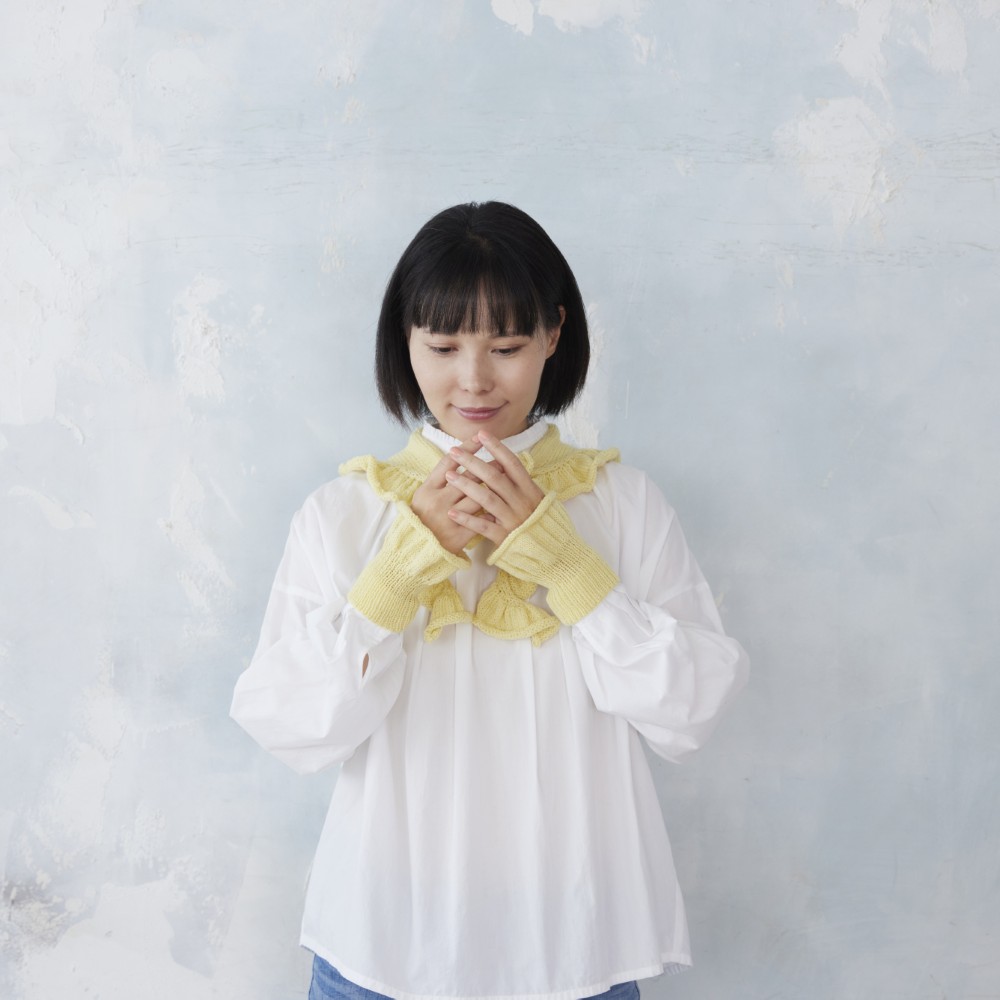 文章パターンで編む〈フリルアームウォーマー〉カスタード