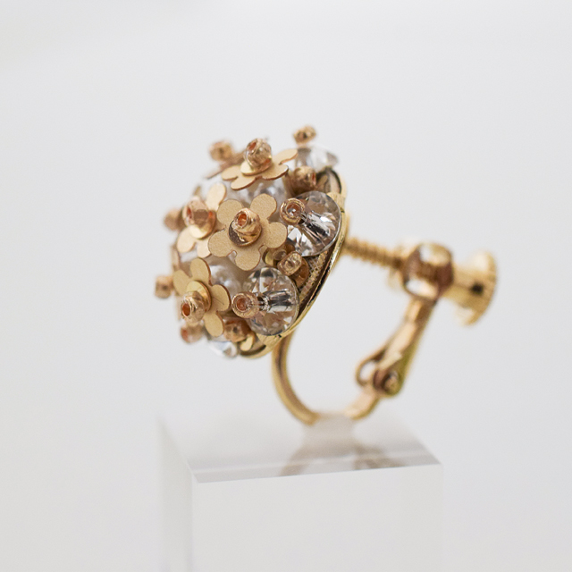 ビーズ刺しゅうキット お花とエクラの耳飾り「Fee des Fleurs」 ゴールド