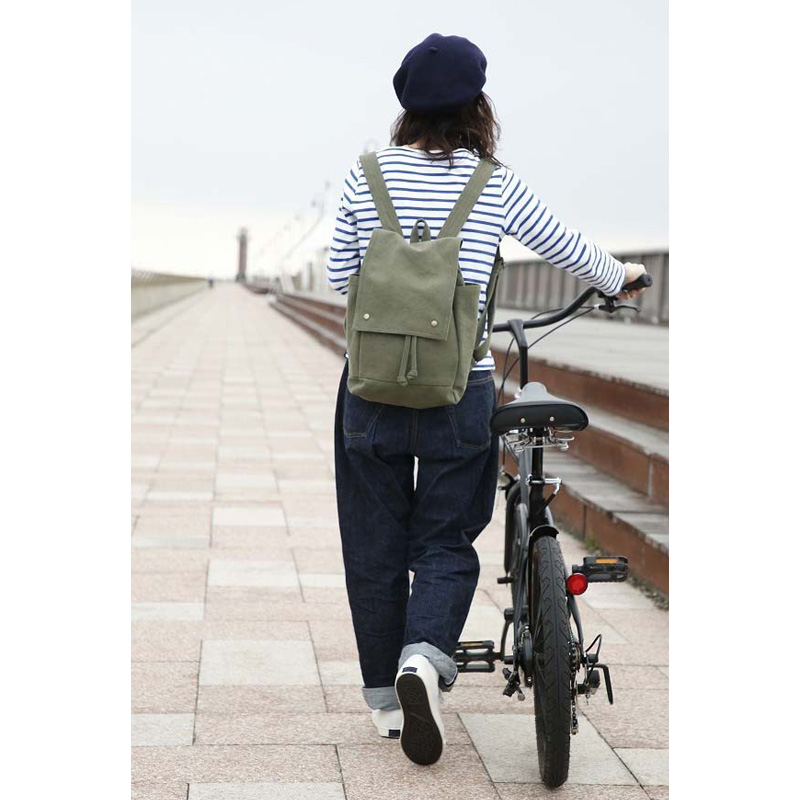 シンプルで機能的 毎日持ちたい帆布のバッグ