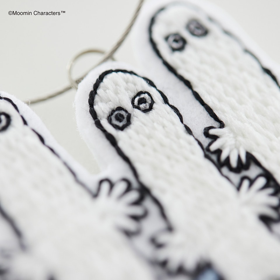 ほんのり光る!ニョロニョロ刺しゅうキーホルダー〈ティータイム〉