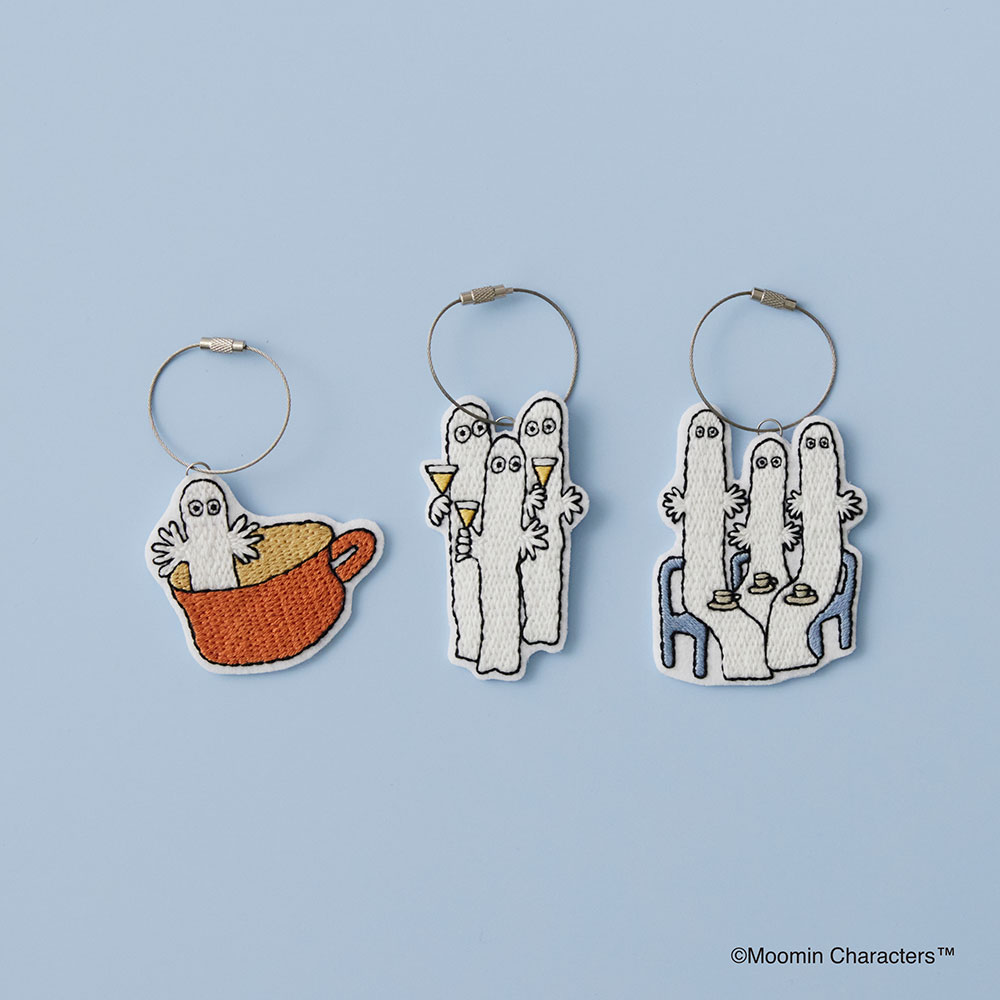 ほんのり光る!ニョロニョロ刺しゅうキーホルダー〈パーティー〉