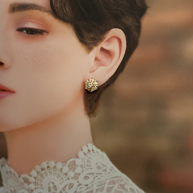 ビーズ刺しゅうキット お花とエクラの耳飾り「Fee des Fleurs」 ゴールド