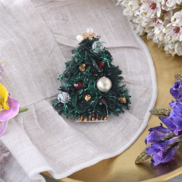 ビーズ刺繍シークレットガーデンミニクリスマスツリー