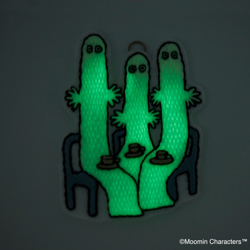 ほんのり光る!ニョロニョロ刺しゅうキーホルダー〈ティータイム〉