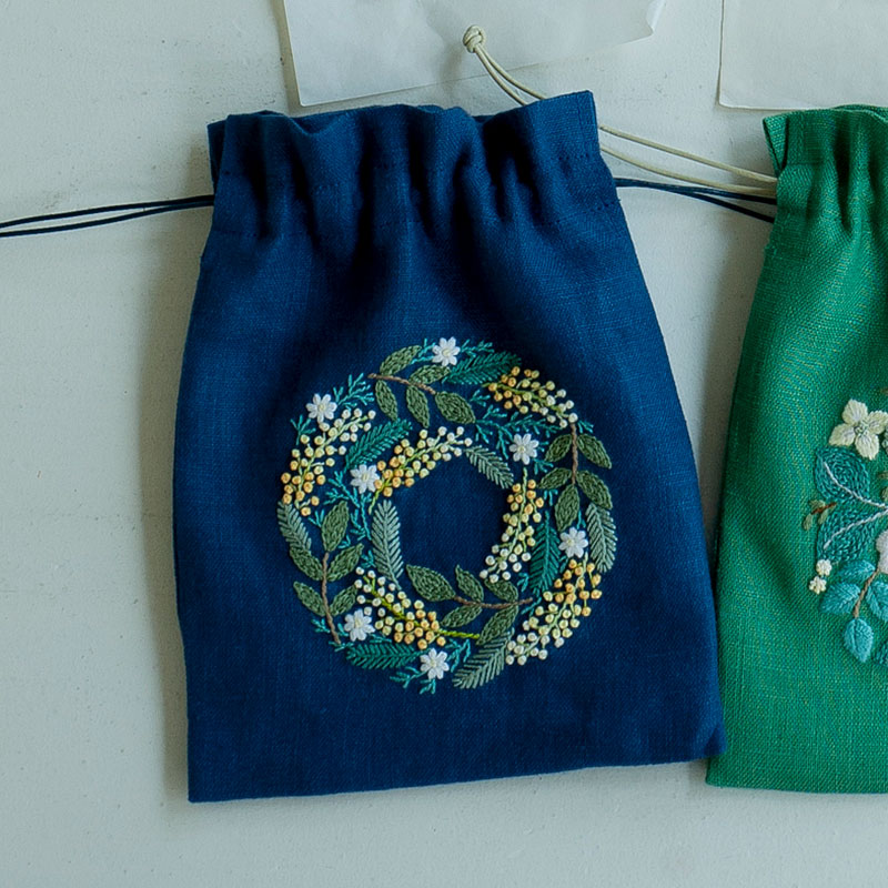 巾着 ミニリース?『yulaの刺繍 草花の処方箋』刺しゅうキットシリーズ