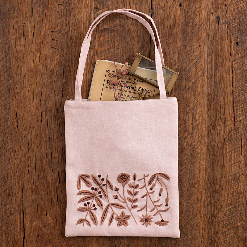 秋の草花のミニバッグ?『刺繍で描く植物模様』刺しゅうキットシリーズ