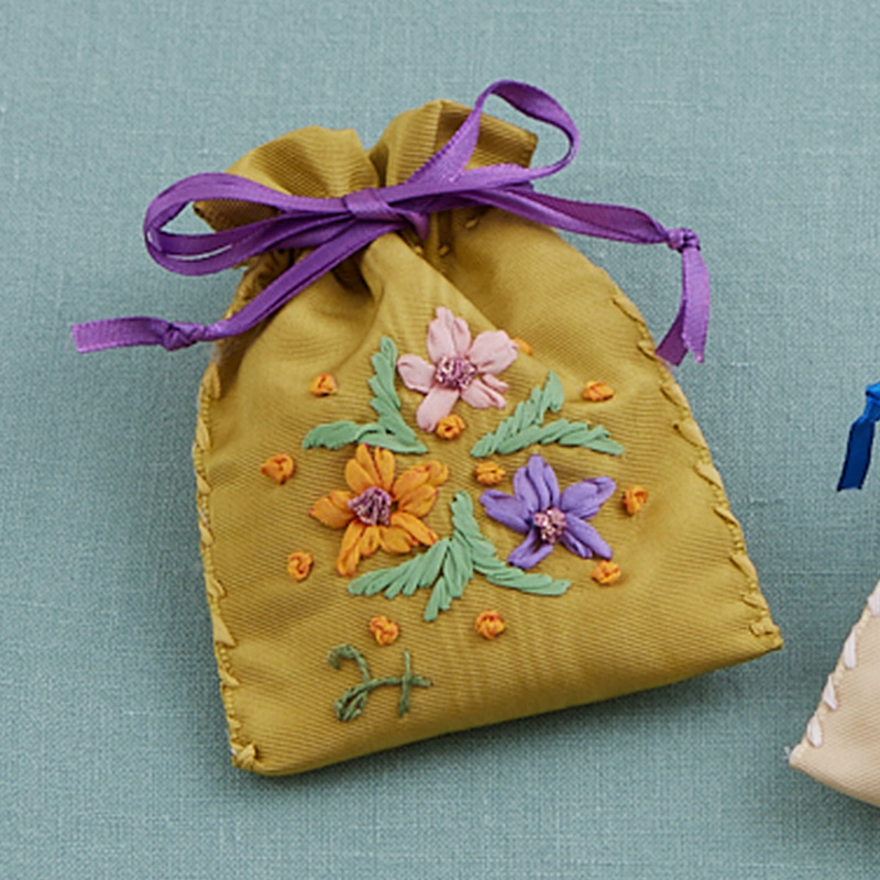 お守り袋［パープル］?『花のリボン刺しゅう』刺しゅうキットシリーズ