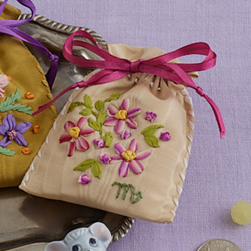 お守り袋［ピンク］?『花のリボン刺しゅう』刺しゅうキットシリーズ