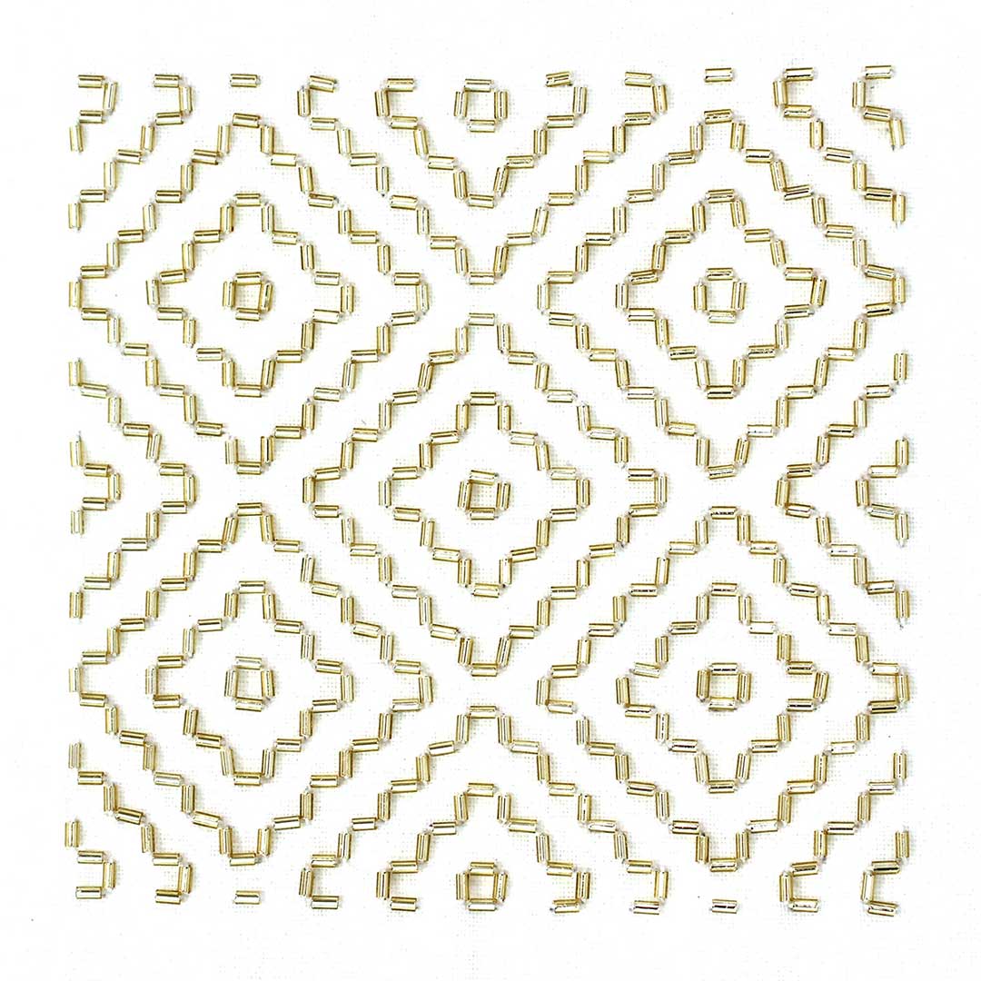 ビーズ刺し子　［柿の花］