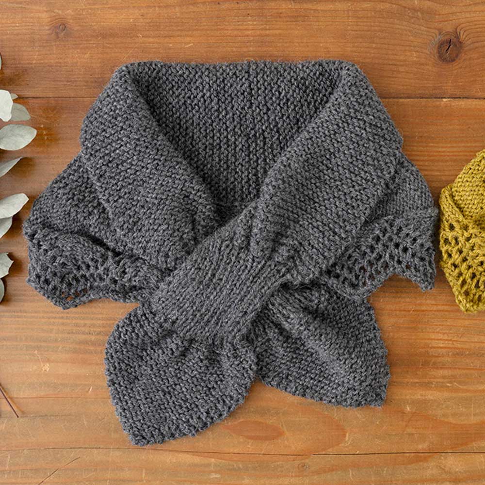 ガーター編みのミニマフラー　グレー