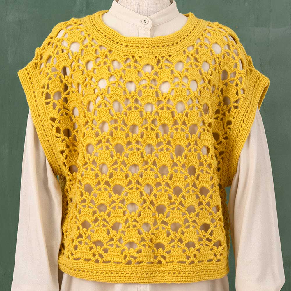 透かし模様のベスト