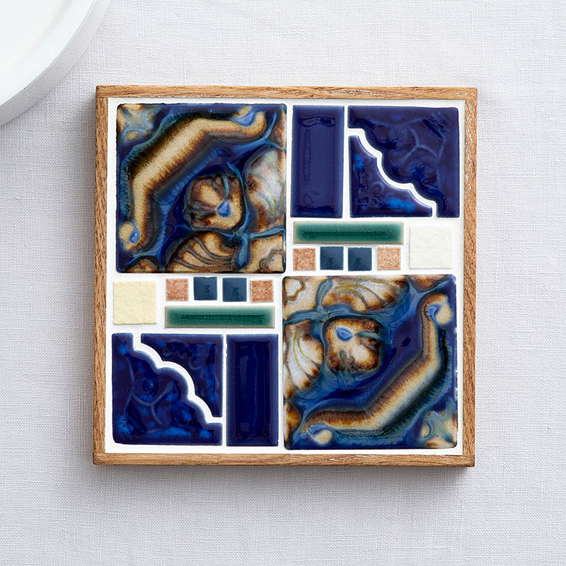 瑠璃色タイルの鍋敷き