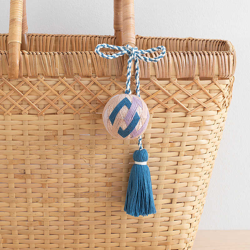 手まりのタッセルラリエット