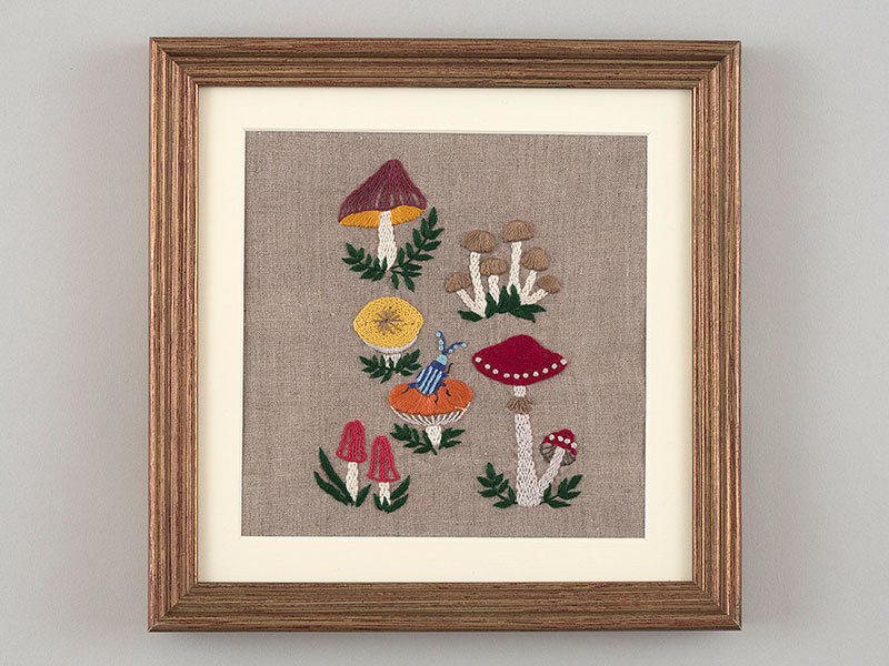 キノコ?ささきみえこ『散歩で見つけた草花刺しゅう』刺しゅうキットシリーズ