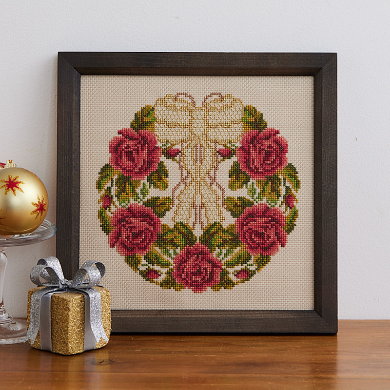 赤バラのリース 『刺しゅう歳時記』 刺しゅうキットシリーズ