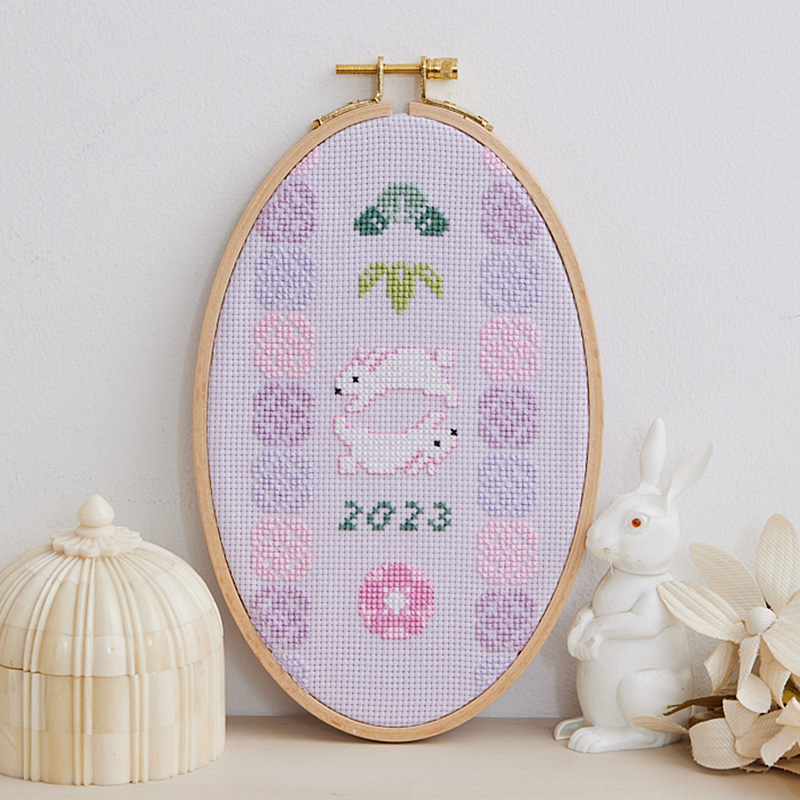 卯年のオーバル刺しゅう枠飾り 『刺しゅう歳時記』刺しゅうキットシリーズ