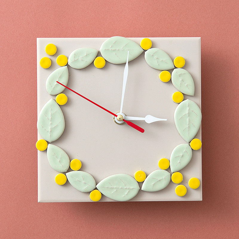 リーフタイルの壁掛け時計