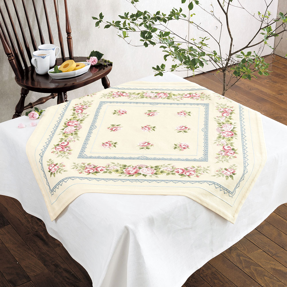 クロスステッチキット「ピンクローズのテーブルクロス」