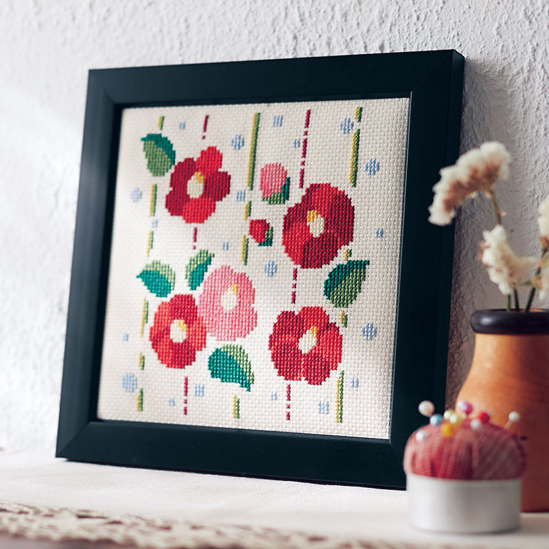 モダンアートなクロスステッチ「椿」