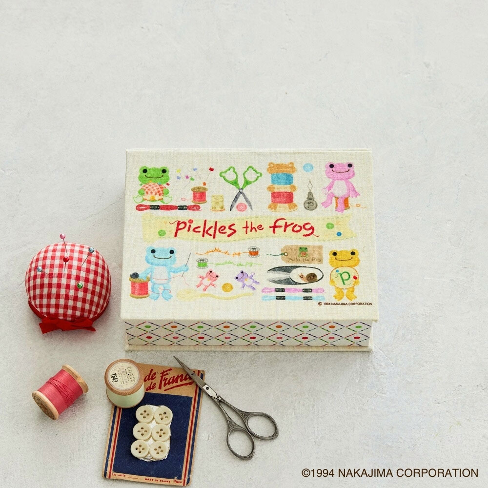 〈生地付き〉かえるのピクルス カルトナージュでつくるブック型ボックスキット［ソーイング柄］
