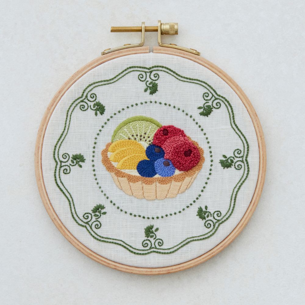 bitteさんのスイーツ刺しゅう［フルーツタルト］