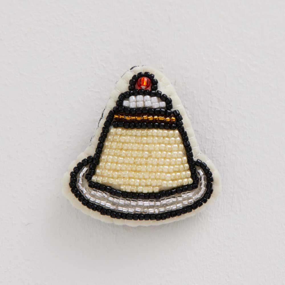 ビーズ刺しゅうキット　プリンのブローチ