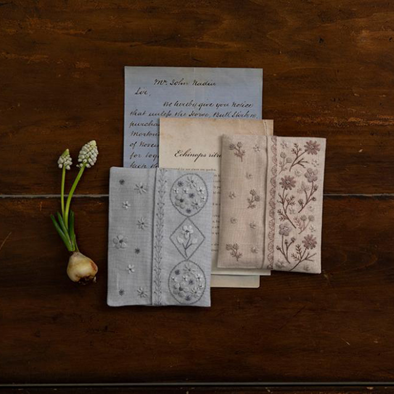 atelier de noraさんの植物をモチーフにしたボタニカル刺繍 〈ポケットティッシュケース〉