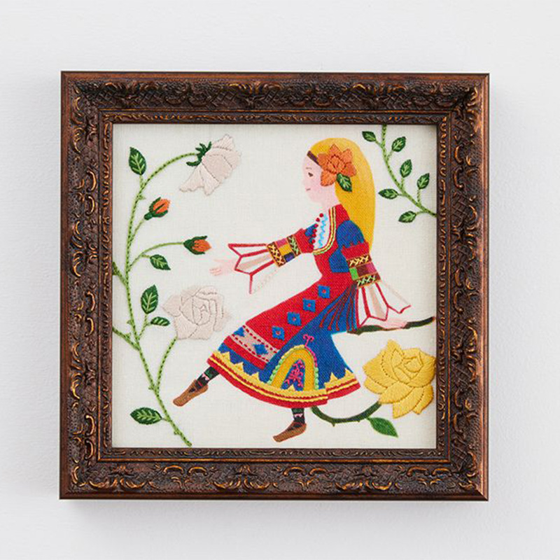 柏木リエさん×bitteさん 民族衣装の刺繍フレーム「ブルガリア」