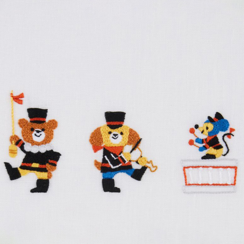 サタケシュンスケさんの刺しゅうワッペン「パレード」