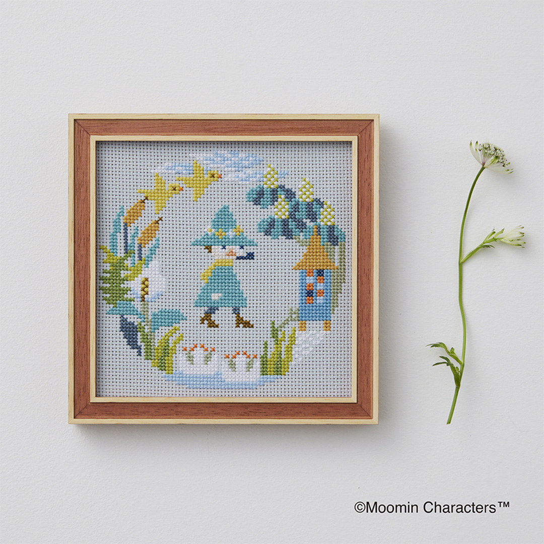 ムーミン クロスステッチ〈スナフキンと水辺の景色〉
