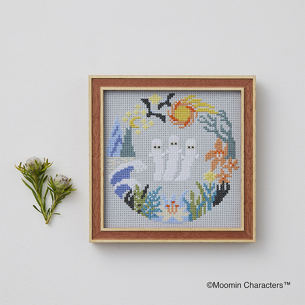 ムーミン クロスステッチ〈ニョロニョロと彗星〉