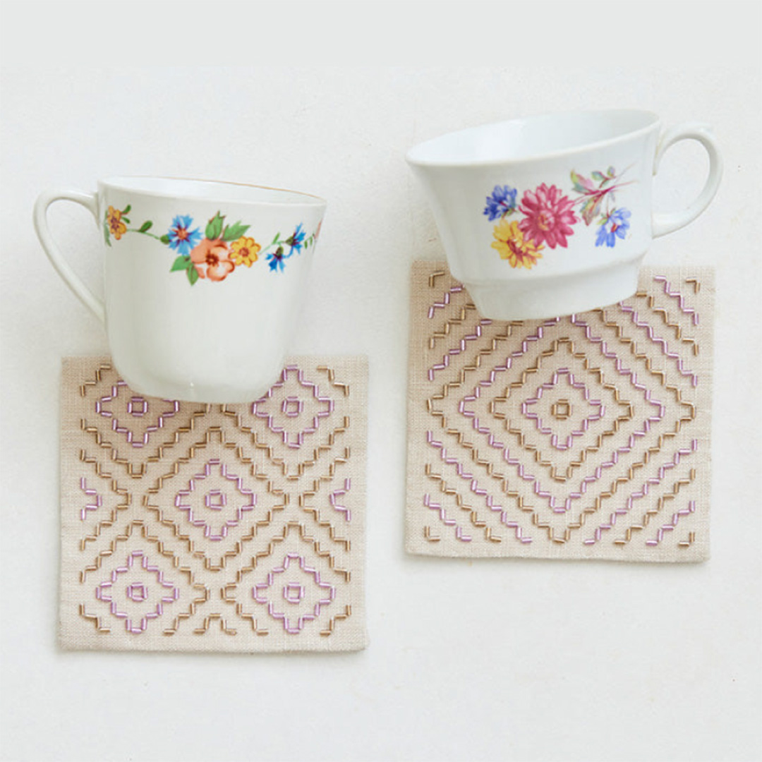 米永真由美さんのビーズ刺し子 コースター２種「柿の花」