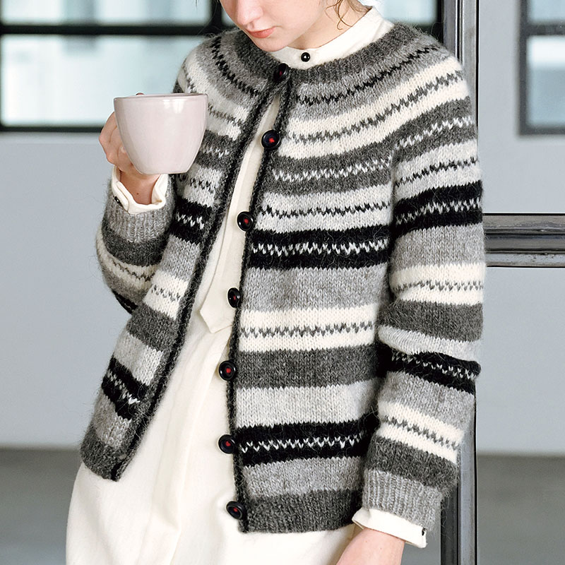 〈レシピ〉モノトーンのロピーカーディガン