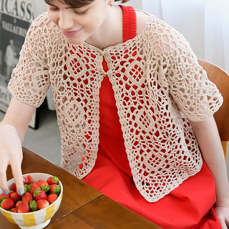 〈レシピ〉ベージュのモチーフカーディガン