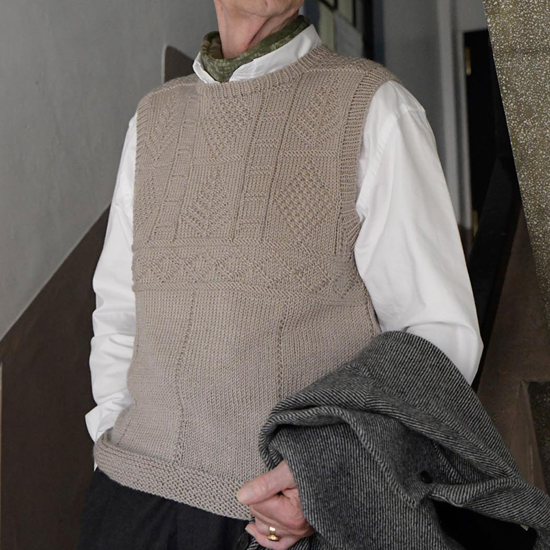 〈レシピ〉ベージュのメンズベスト