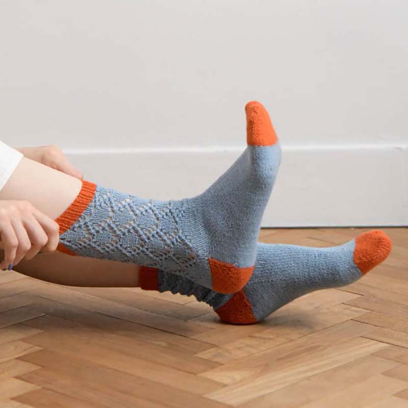 〈レシピ〉オレンジと水色の靴下