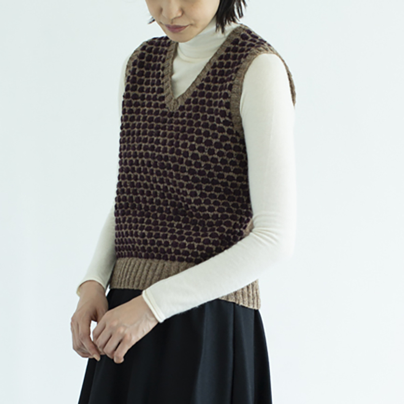 〈レシピ〉引き上げ編みの水玉模様ベスト［M・L・LL］