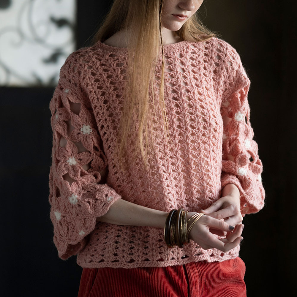 〈糸セット〉袖花モチーフのプルオーバー