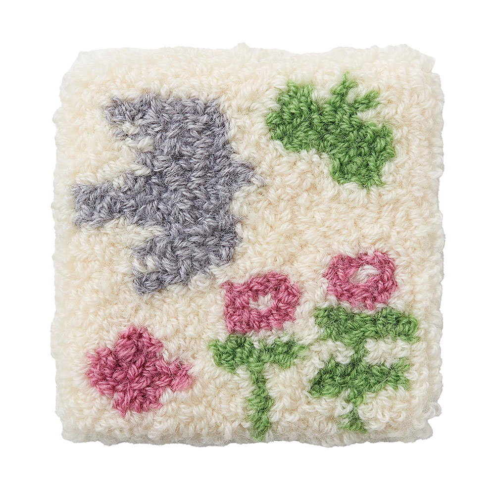 パンチニードルで作るミニラグ　鳥とちょうちょ