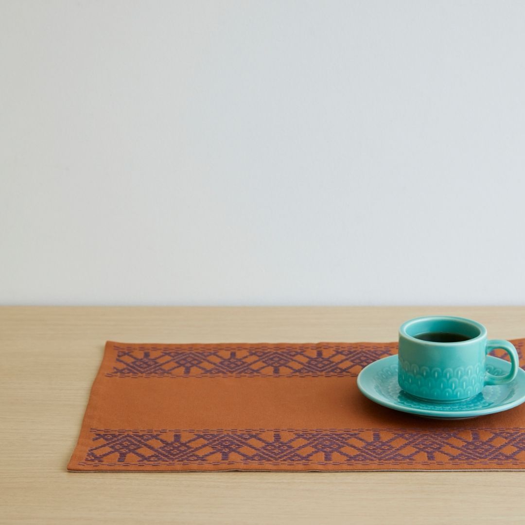 こぎん刺し子キット 馬の轡の連続模様ランチョンマット