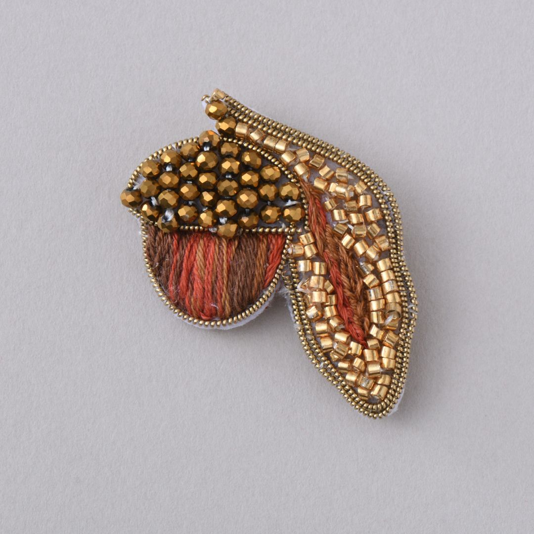 ビーズ刺繍シークレットガーデンどんぐり