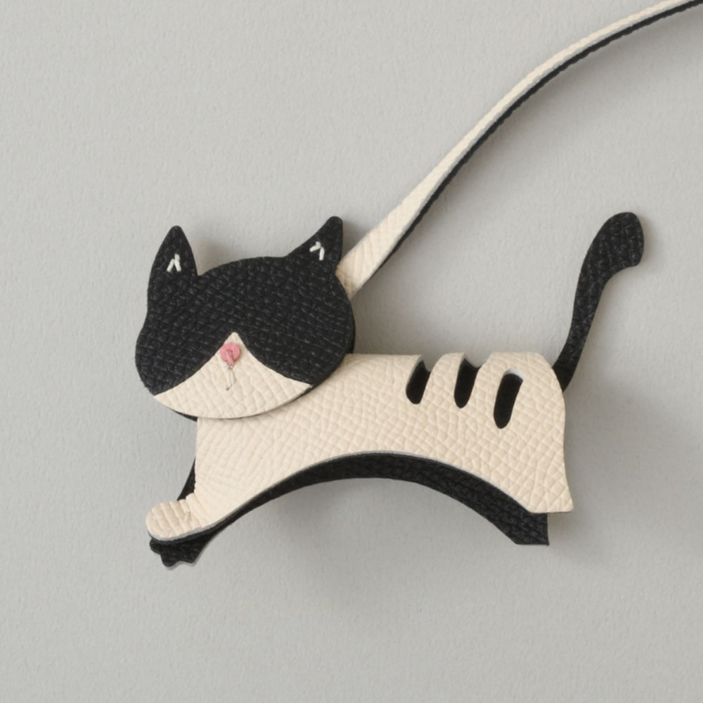 本革で楽しむおしゃれな動物チャーム　ねこ・黒