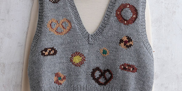 東海えりかの編み込みニット